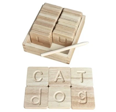 Montessori dřevěná sledovací písmena sada dlaždic abecedy